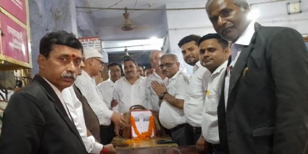 न्यायमूर्ति हरिश्चंद्र मिश्रा के निधन से अधिवक्ताओं में शोक