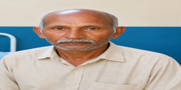 सूखे महुआ के पेड़ को काटने से रोकने पर बुजुर्ग पर धारदार हथियार से हमला, इलाज के दौरान मौत