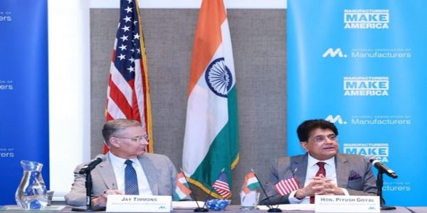 विस्कॉन्सिन के मिल्वौकी में एनएएम की बैठक में पीयूष गोयल