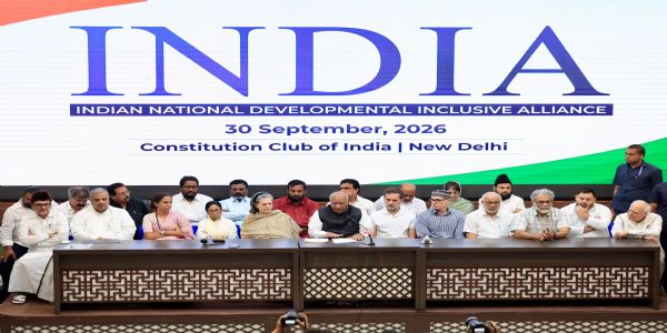नई दिल्ली में बुधवार को इंडी गठबंधन की बैठक के बाद कांग्रेस अध्यक्ष मल्लिकार्जुन खरगे और अन्य विपक्षी नेता। नई दिल्ली में बुधवार को इंडी गठबंधन की बैठक के बाद कांग्रेस अध्यक्ष मल्लिकार्जुन खरगे और अन्य विपक्षी नेता।