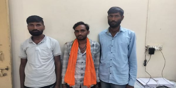 विदेशी महिला का आपत्तिजनक वीडियो वायरल करने वाले तीन आरोपित डिटेन