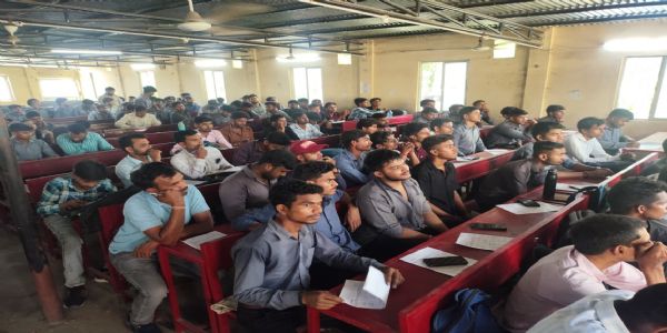 राजकीय आईटीआई अलीगंज में आयोजित अप्रेंटिसशिप ड्राइव में 95 अभ्यर्थियों का चयन