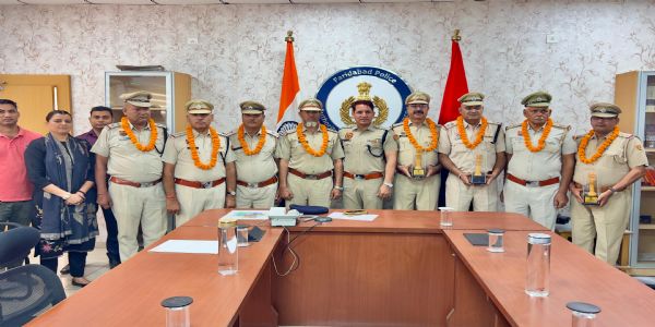 फरीदाबाद पुलिस परिवार के आठ पुलिसकर्मी हुए सेवानिवृत्त