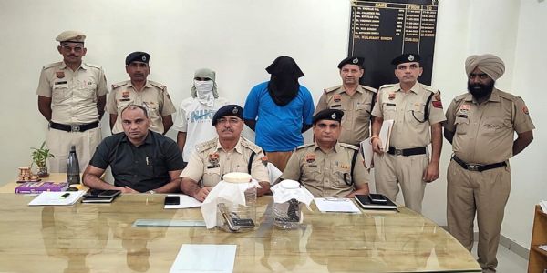 फतेहाबाद पुलिस के हत्थे चढ़े दो हिस्ट्रीशीटर,अवैध असलहे सहित दबोचे