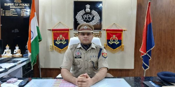अभियुक्त से सांठगांठ के आरोप में उपनिरीक्षक निलंबित