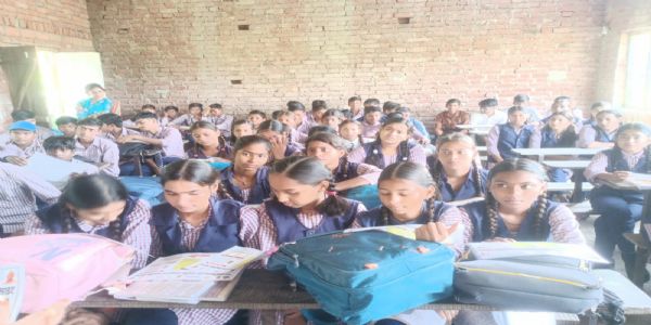 सेवा संकल्प अभियान: योजनाओं, अधिकारों और सुरक्षा के प्रति विद्यार्थियों को किया जागरूक