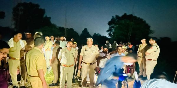 बांदा: घर के पास पानी से भरे गड्ढे में डूबने से दो सगे भाइयों की मौत