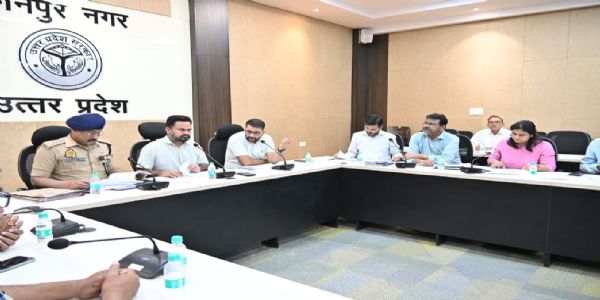 स्कूली बच्चों की सुरक्षित यात्रा पर रहे विशेष नजर : जिलाधिकारी