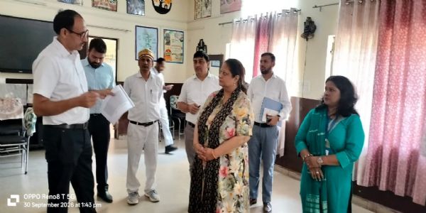 सबसे बड़ा आभूषण अच्छी शिक्षा : मंडलायुक्त