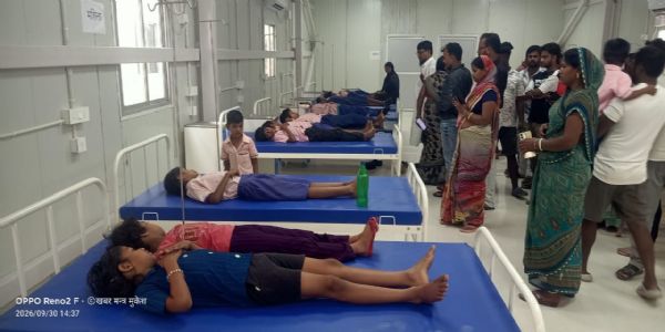 मध्याह्न भोजन खाने के बाद 48 बच्चे बीमार, उल्टी-पेट दर्द की शिकायत के बाद सीएचसी में भर्ती