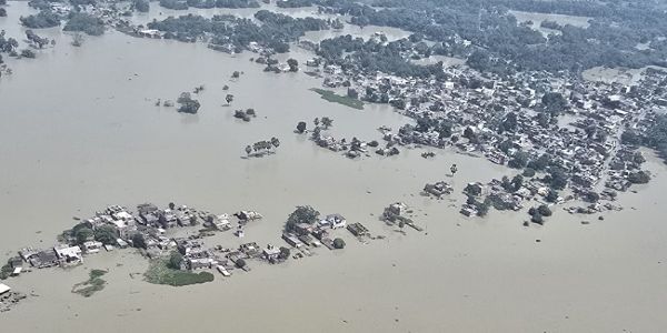 मुख्यमंत्री ने बाढ़ प्रभावित क्षेत्रों का किया दौरा, परिवारों को हरसंभव सहायता उपलब्ध कराने का दिया निर्देश