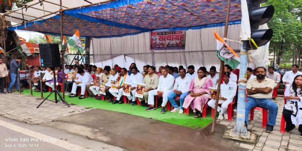 रायपुर : शक्कर के बढ़े दाम और बढ़ती महंगाई को लेकर कांग्रेस ने किया प्रदेश भर में चीनी सत्याग्रह