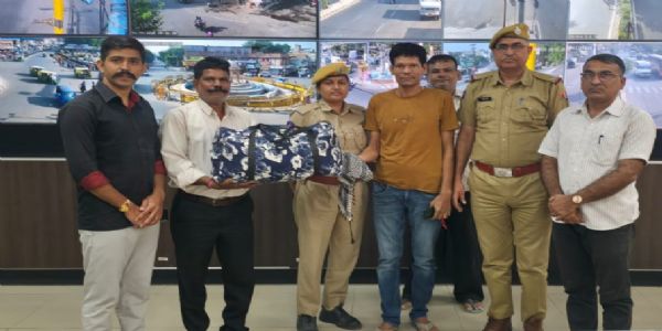 सीसीटीवी कैमरों की मदद से 30 मिनट में खोज निकाला सोने के आभूषणों से भरा बैग