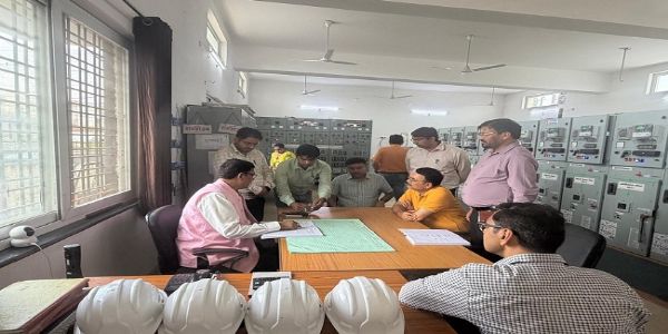 यूपीसीएल एमडी ने विकासनगर क्षेत्र का दौरा कर विद्युत व्यवस्था का लिया जायजा