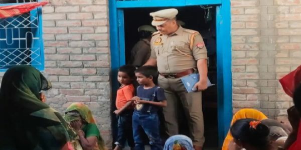 संदिग्ध परिस्थितियों में विवाहिता की मौत, पति पर गला दबाकर हत्या का आरोप