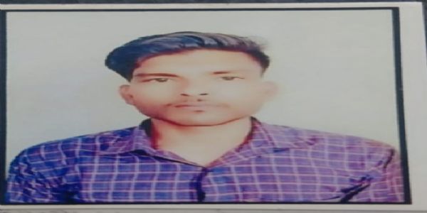 बिजली पोल से तार जोड़ने के दौरान करंट लगने से युवक की मौत