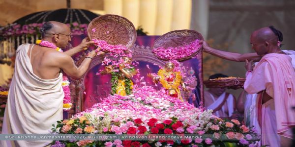 वृंदावन चंद्रोदय मंदिर ने गुरुग्राम को किया कृष्णमय, भजन-कीर्तन पर झूमे श्रद्धालु