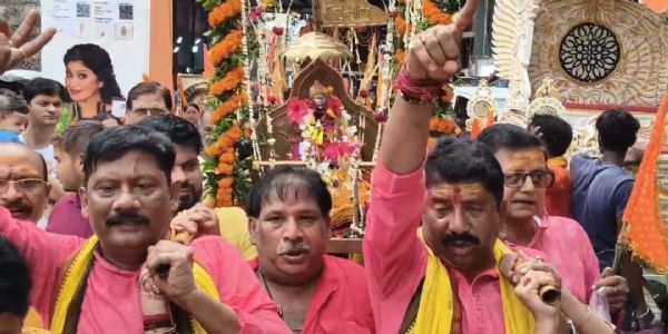 भागलपुर में घूमी साईं बाबा की पालकी, सबका मालिक एक के जयकारों से गूंजा शहर
