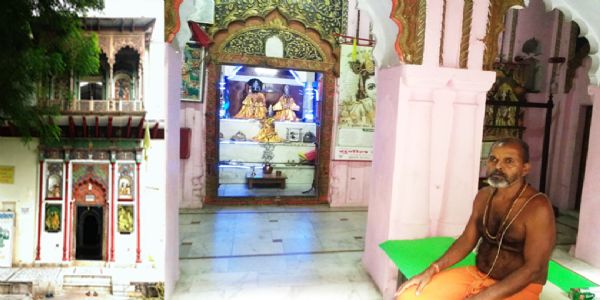 पुराने बलदाऊ मंदिर में जन्माष्टमी की मची धूम