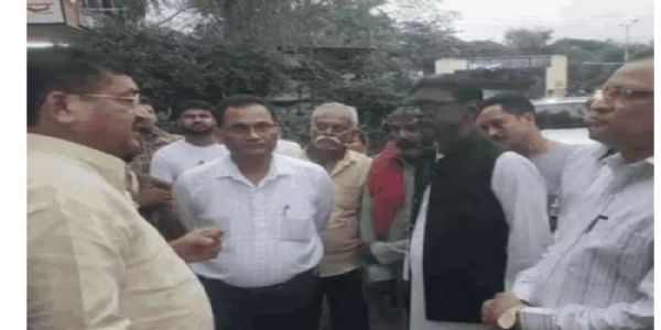 जिला अस्पताल में मंत्री का औचक निरीक्षण, बाहर की दवाएं लिखने पर जताई नाराजगी