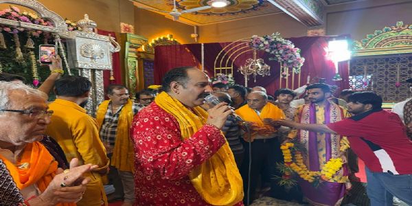 कुबेरेश्वरधाम पर राधा नाम संकीर्तन में उमड़ा आस्था का सैलाब, पंडित प्रदीप मिश्रा ने दिया अच्छे कर्म करने का संदेश