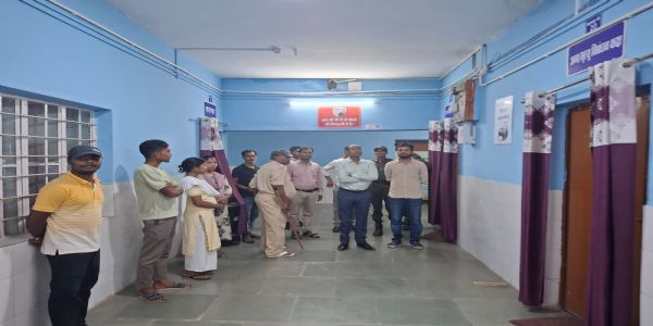 पाटन सीएचसी में औचक निरीक्षण, प्रभारी समेत 14 डॉक्टर-कर्मी मिले अनुपस्थित