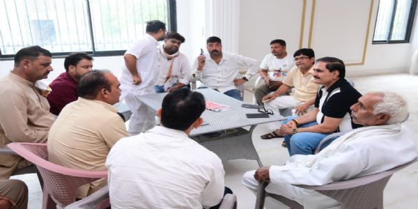 जिला पंचायत अध्यक्ष से मिला प्रतिनिधिमंडल, अधीनस्थों को दिए समस्याएं निस्तारण के निर्देश