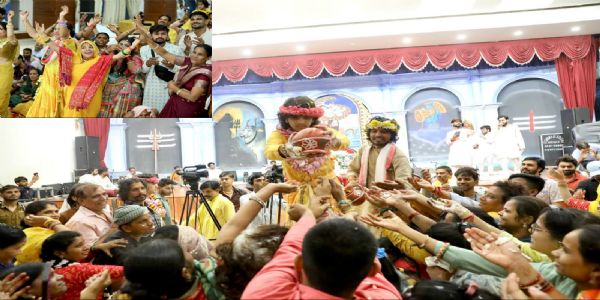 प्रियाकान्तजु मंदिर में कन्हैया के जन्म पर झूमें भक्त, मनाया नंदोत्सव