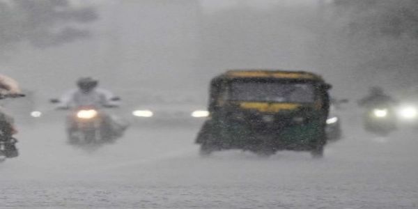 देशभर के अलग-अलग क्षेत्रों में अगले 5-6 दिनों के दौरान भारी बारिश के आसार