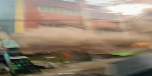 मुरादाबाद में भरभराकर गिरा जर्जर भवन, एक दिन पहले ही किया गया था सील