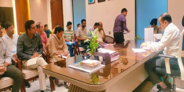 हरिद्वार में हाईवे पर अतिक्रमण करने वालों की खैर नहीं, डीएम ने दिए कार्रवाई के निर्देश