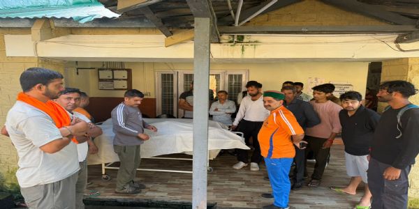 शाहपुर में खाई में गिरी मोटरसाइकिल, तीन युवाओं की मौत