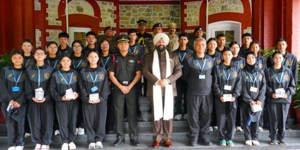 राष्ट्रीय एकता यात्रा पर आए लद्दाख के विद्यार्थियों ने राज्यपाल गुरमीत सिंह से की मुलाकात