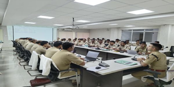 ऑपरेशन प्रहार में बेहतर कार्रवाई करने वाले सात पुलिसकर्मी सम्मानित