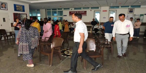 तकनीकी विविः विद्यार्थियों ने मनाया शिक्षक दिवस