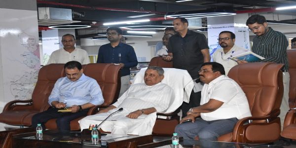 उपमुख्यमंत्री ने कमांड कंट्रोल सेंटर से बिहार में बाढ़ की वर्तमान स्थिति का लिया जायजा