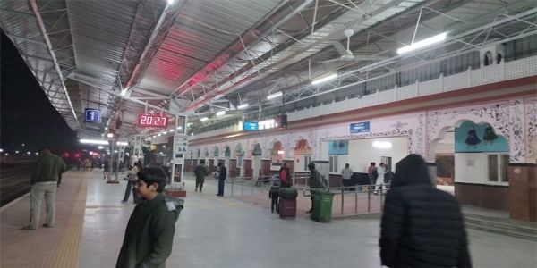 रेलवे ने दिल्ली-रींगस एक्सप्रेस के चार फेरे किये बहाल