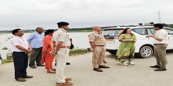 मैहरः कलेक्टर और पुलिस अधीक्षक ने अतिवर्षा से जलभराव वाले क्षेत्रों का किया निरीक्षण