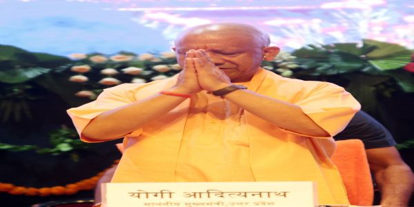 आधुनिक शिक्षा और नवाचार से नई पीढ़ी का भविष्य गढ़ रहे शिक्षक : मुख्यमंत्री योगी आदित्यनाथ