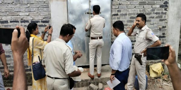 स्कूल परिसर में अवैध गैस सिलेंडर भंडारण का खुलासा