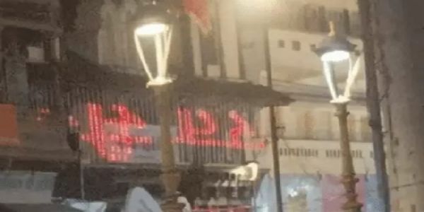 (संशोधित) इंदौर में जन्माष्टमी पर बांके बिहारी मंदिर के डिस्प्ले बोर्ड पर चलीं अरबी की आयतें, हिन्दू संगठनों ने की जांच की मांग