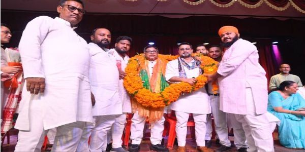 दानिश आजाद अंसारी के नेतृत्व में लखनऊ में कुंवर बासित अली का हुआ भव्य स्वागत
