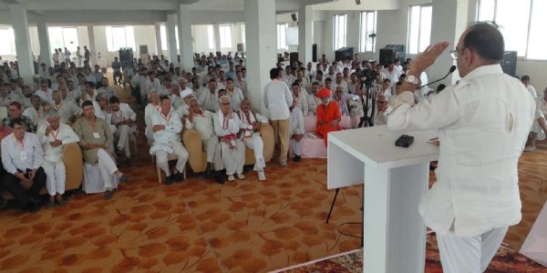 अब आर्थिक और वैश्विक नेतृत्व की दिशा में आगे बढऩे की जरूरत