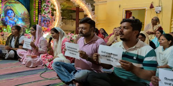 सत्य निकेतन हादसे से काशी मर्माहत, घायलों की सलामती के लिए सात बार पढ़ी हनुमान चालीसा