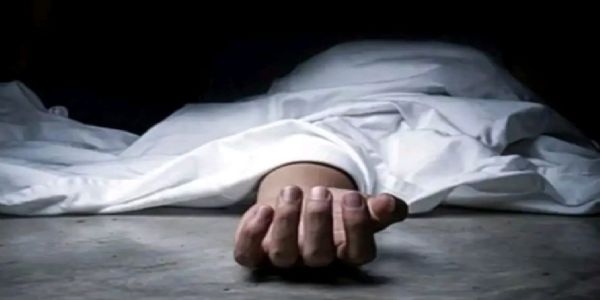 बेतवा नदी के किनारे पानी में उतराता मिला महिला का शव