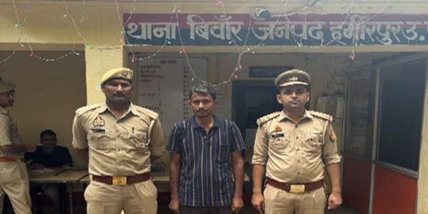 प्राइमरी स्कूल में मासूमों से छेड़खानी करने में अध्यापक गिरफ्तार