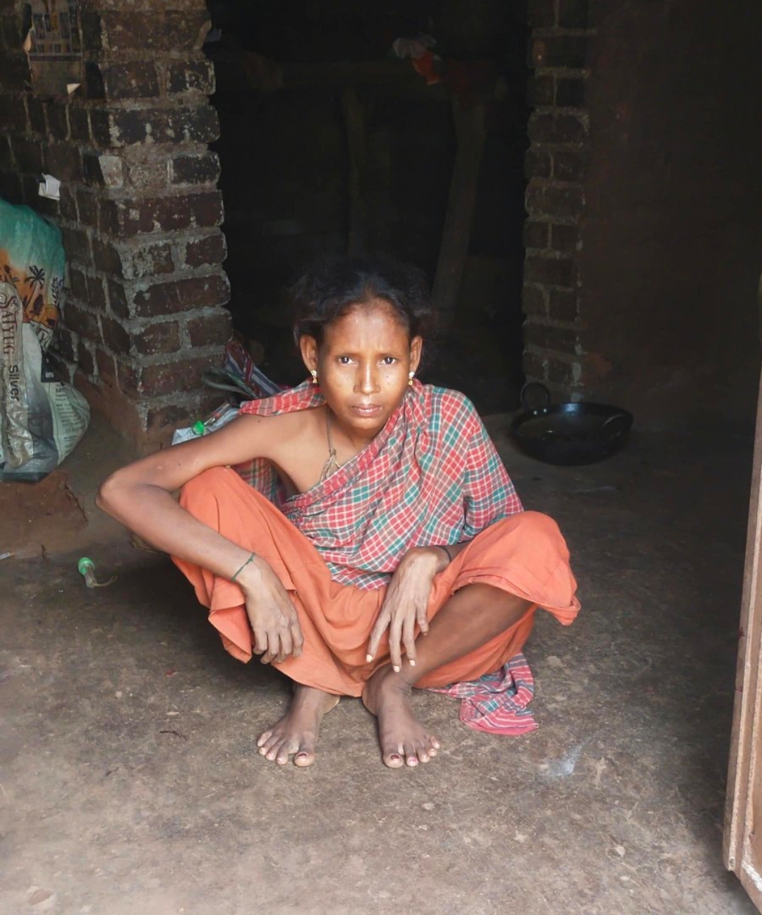 पीड़ित लुगरी सबर और आधार कार्ड पीड़ित लुगरी सबर और आधार कार्ड