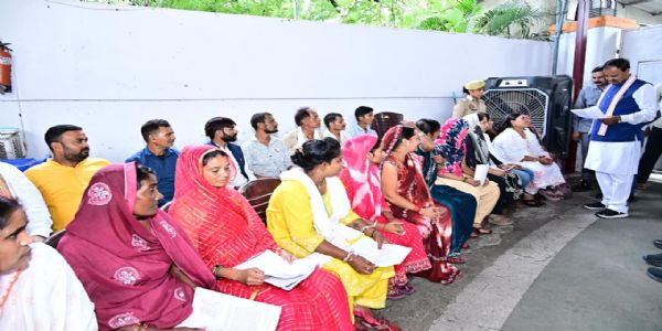 जनता की समस्याओं का समाधान सरकार की प्राथमिकता : केशव प्रसाद मौर्य