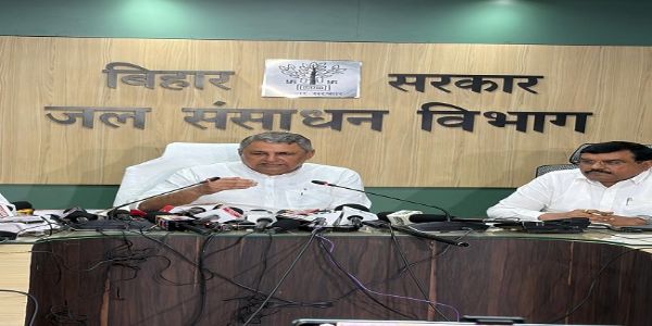 बाढ़ की स्थिति नियंत्रण में, अगले एक-दो दिनों में और सुधार की उम्मीद : विजय चौधरी