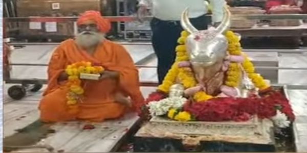 आगामी कुंभ पर्वों की निर्विघ्नता के लिए श्रीमहंत हरि गिरि महाराज ने महाकाल में की विशेष पूजा